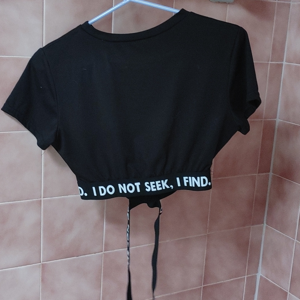 Crop top - Picture 2 of 2